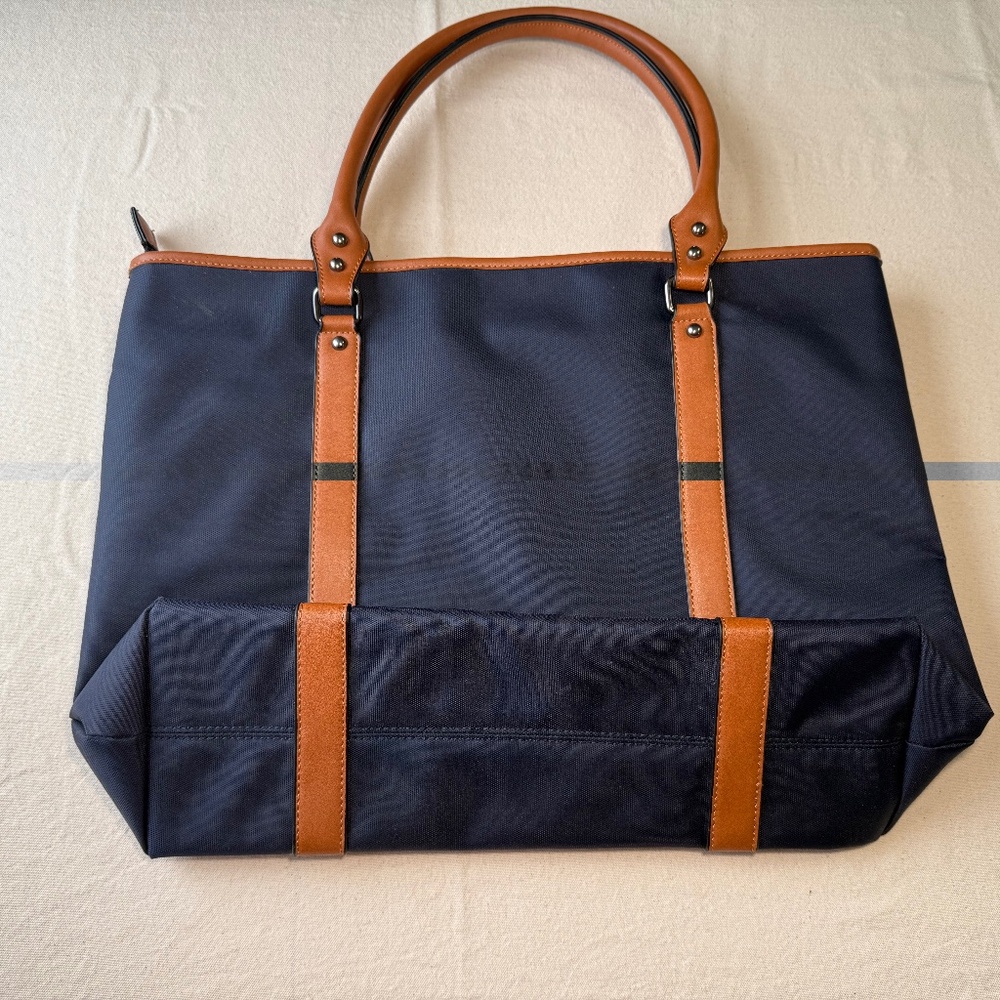 Messenger/laptop bag, ladies, leather and water resistant canvas. EUC